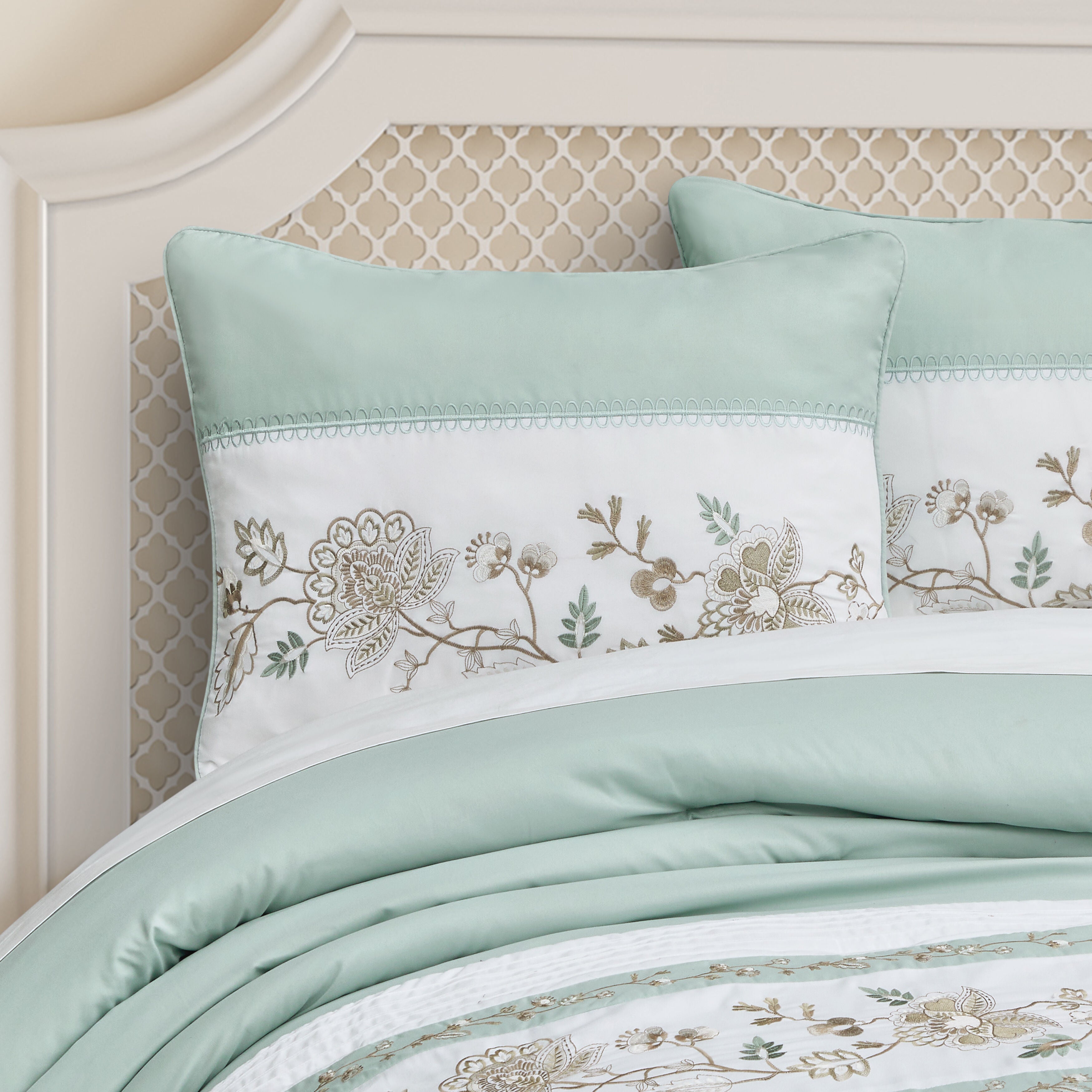 SPRING SOCIAL COMFORTER SET, SPA, alternate image number 2