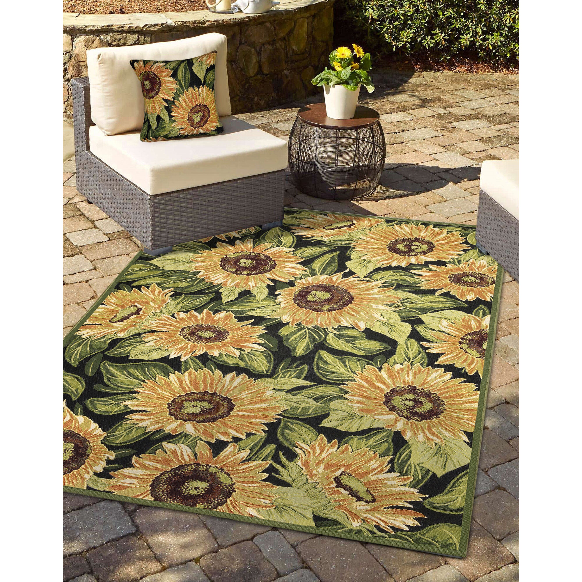 Liora Manne Marina Sunflowers Indoor/Outdoor Area Rug Black 3 feet 3 inches x 4 feet 11 inches, BLACK, alternate image number 2