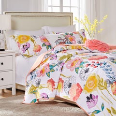 Watercolor Dream Finely Stitched Quilt Set with Decorative Pillows