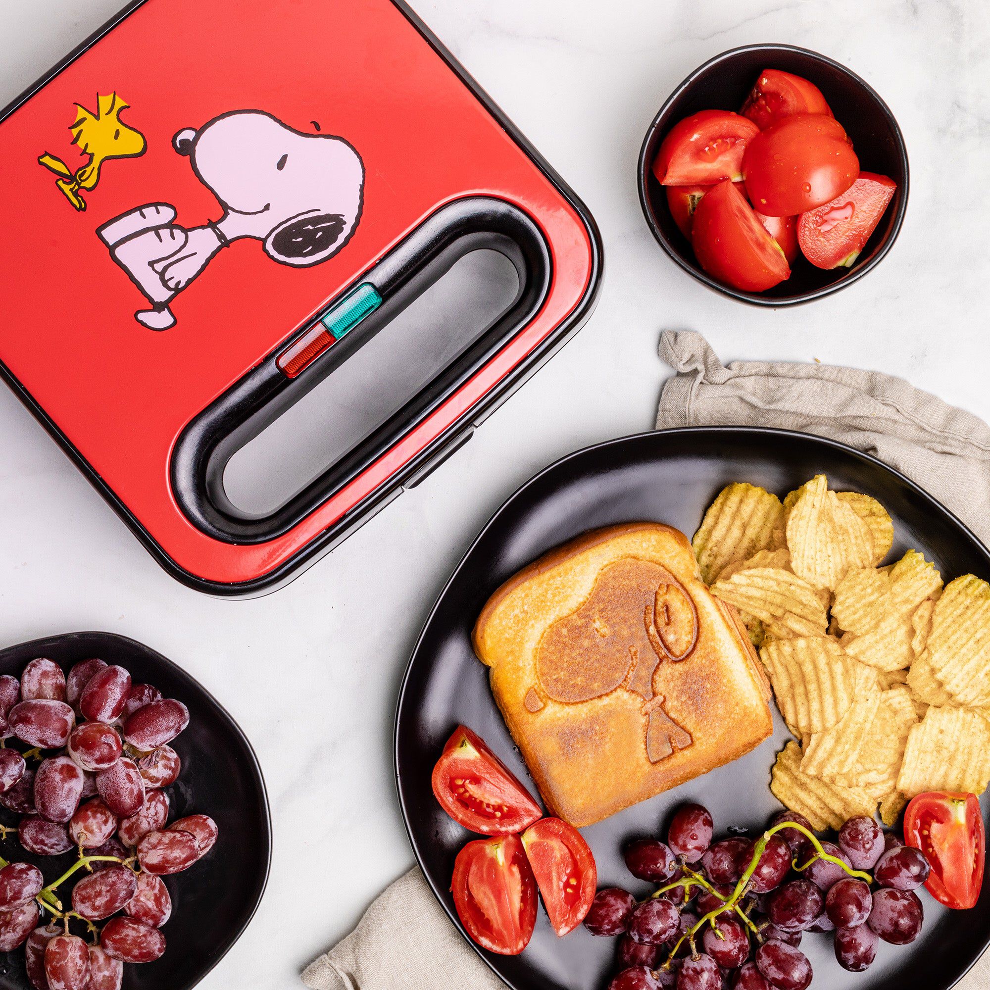 Peanuts Snoopy Sandwich Maker, RED, hi-res image number 0