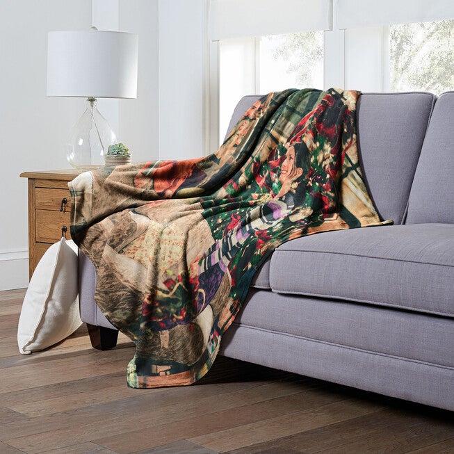 Wb Friends Christmas Siblings Silk Touch Throw, , alternate image number 3