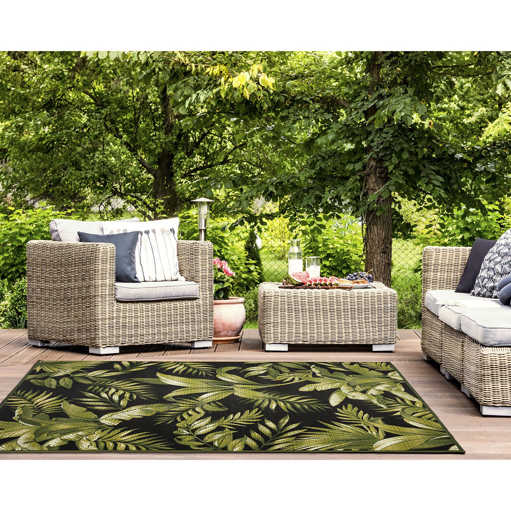 Marina Jungle Leaves Indoor/Outdoor Area Rug Black, , alternate image number 5