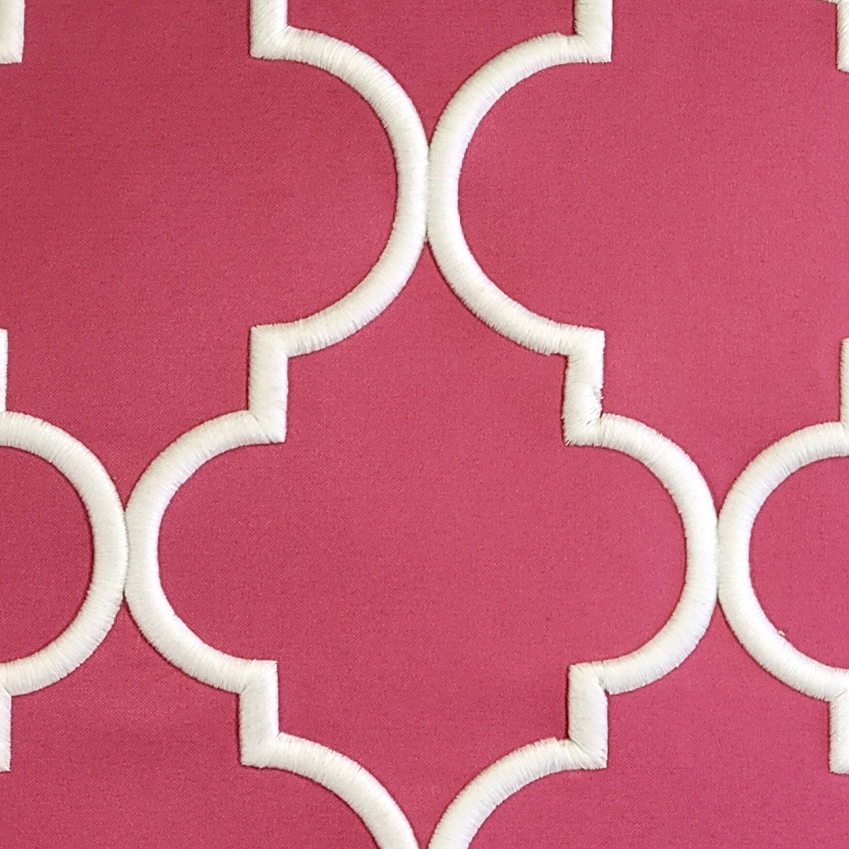 Indoor/Outdoor Oversized Embroidered Quartrefoil Decorative Throw Pillow 20X20, Leaf/White, , alternate image number 4