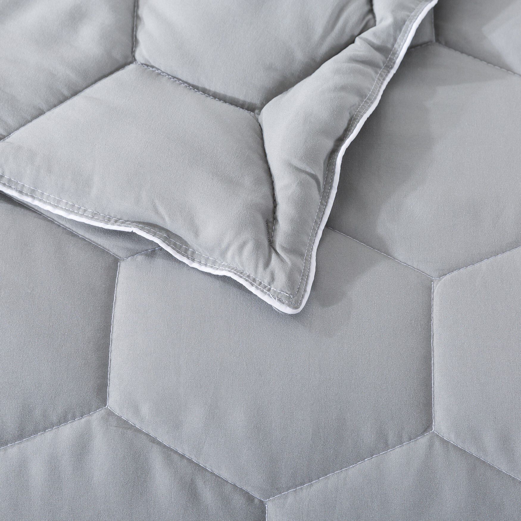 Honeycomb Down Alternative Blanket, Gray/ White, , alternate image number 3