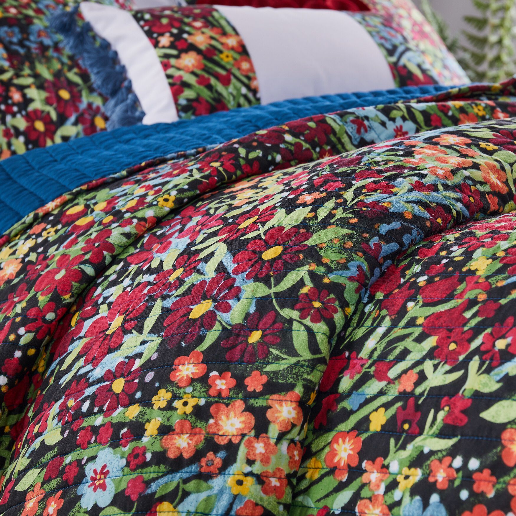 Warner Bros. DC Gotham Grin Silk Touch Sherpa Throw Blanket 50x60 Inches, , alternate image number 7