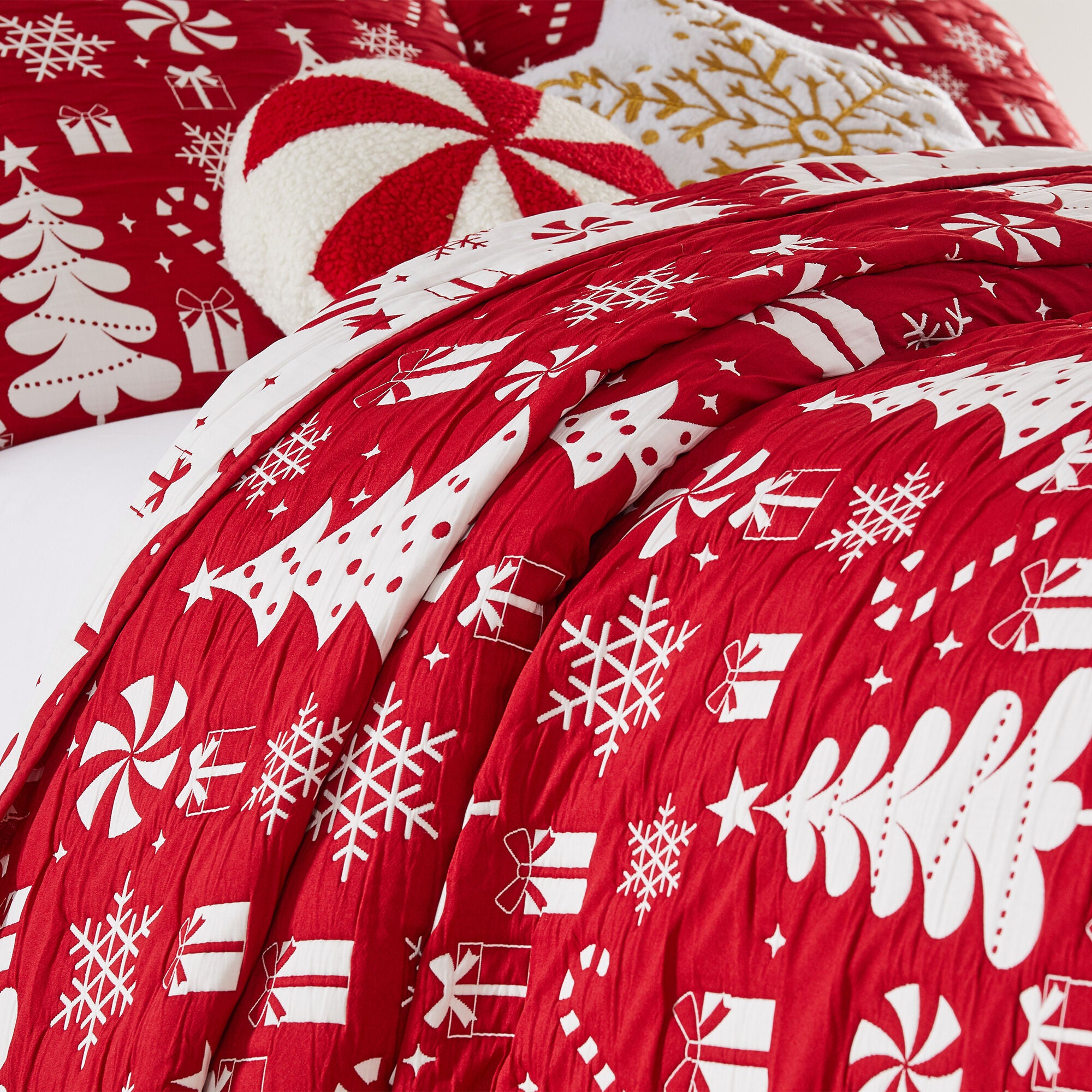 Novelty Holiday Matelass&eacute; Coverlet Set, PEPPERMINT PARTY, alternate image number 5