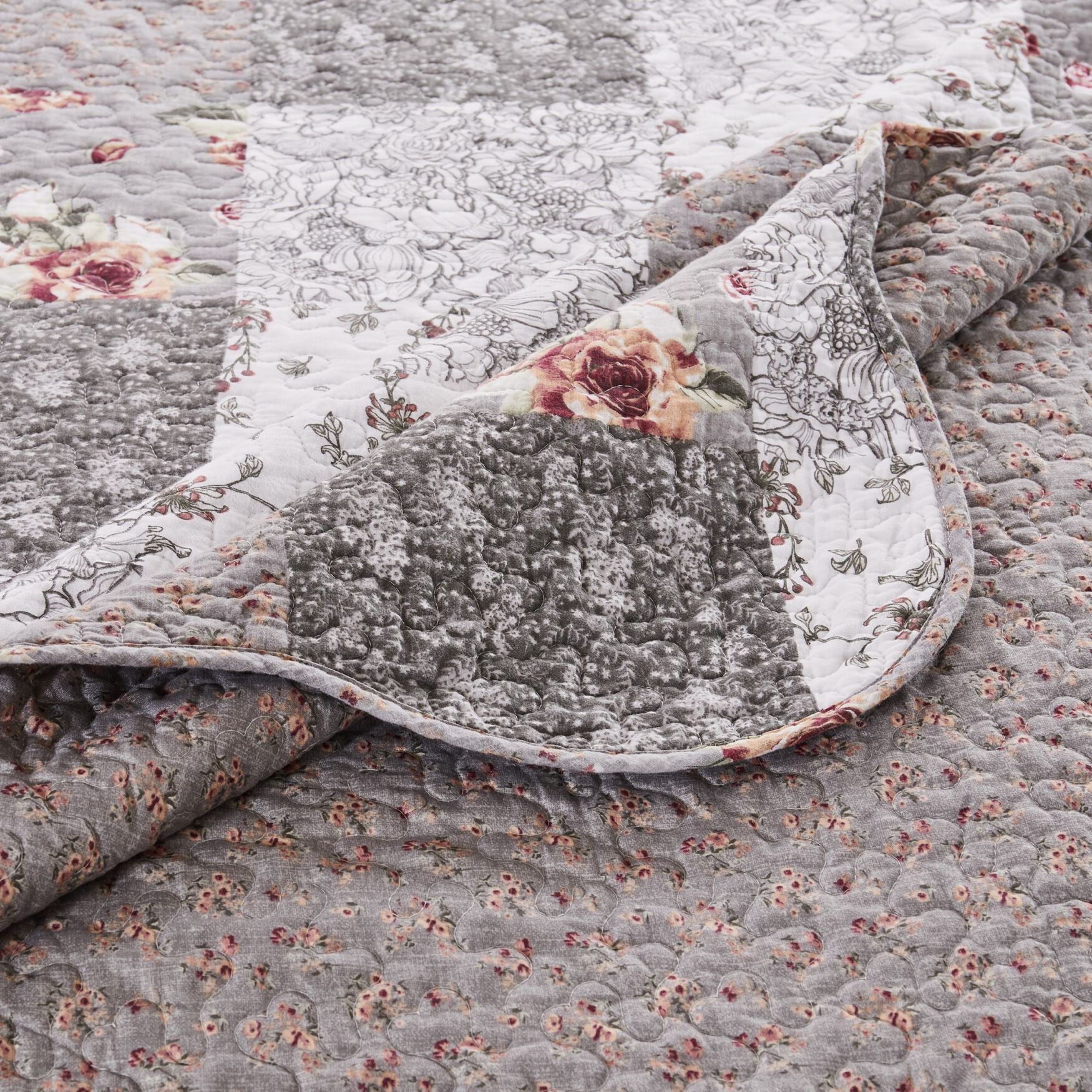 Giulia Floral Patchwork Cotton Quilt Set, , alternate image number 9