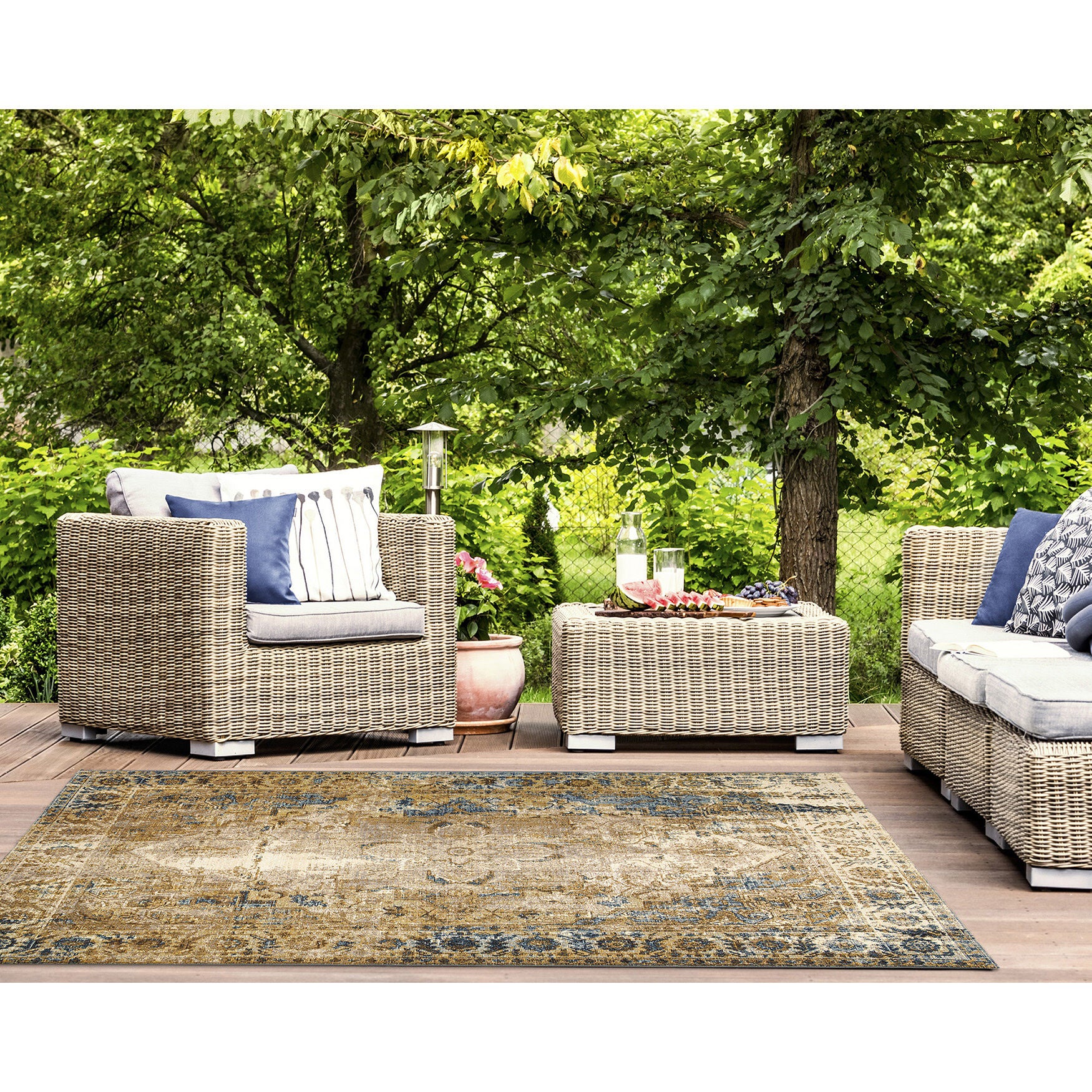 Marina Medallion Indoor/Outdoor Area Rug Blue, , alternate image number 5