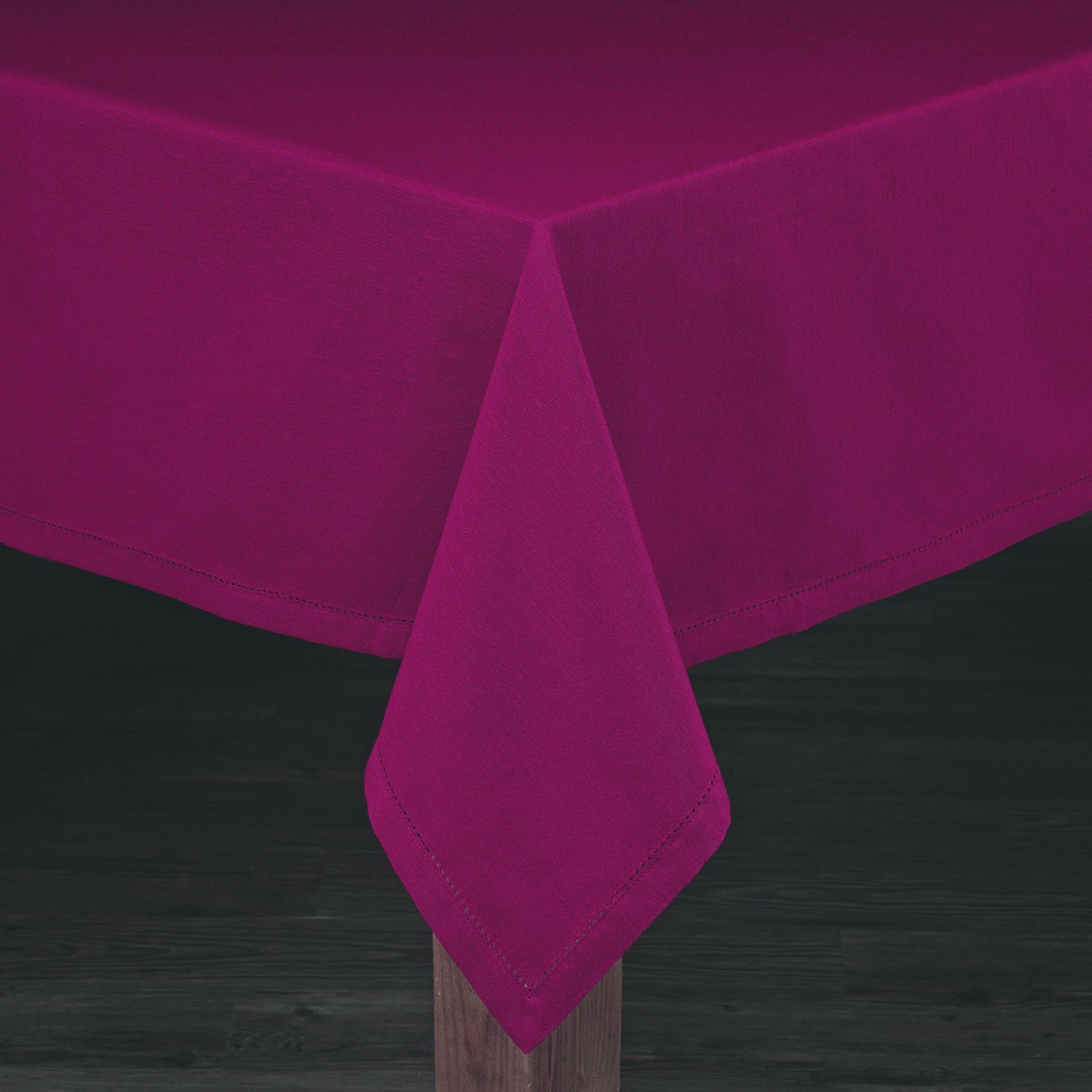 AMETHYST TABLECLOTHS, CRANBERRY, hi-res image number 0