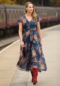 Flutter Sleeve Flyaway Maxi Dress