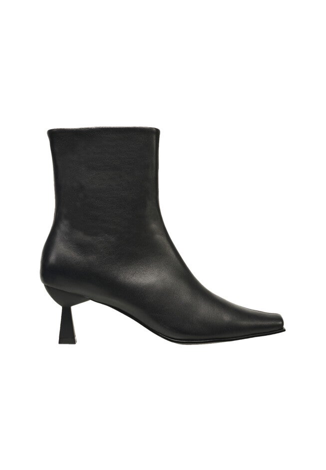 Leilani Bootie, , alternate image number null