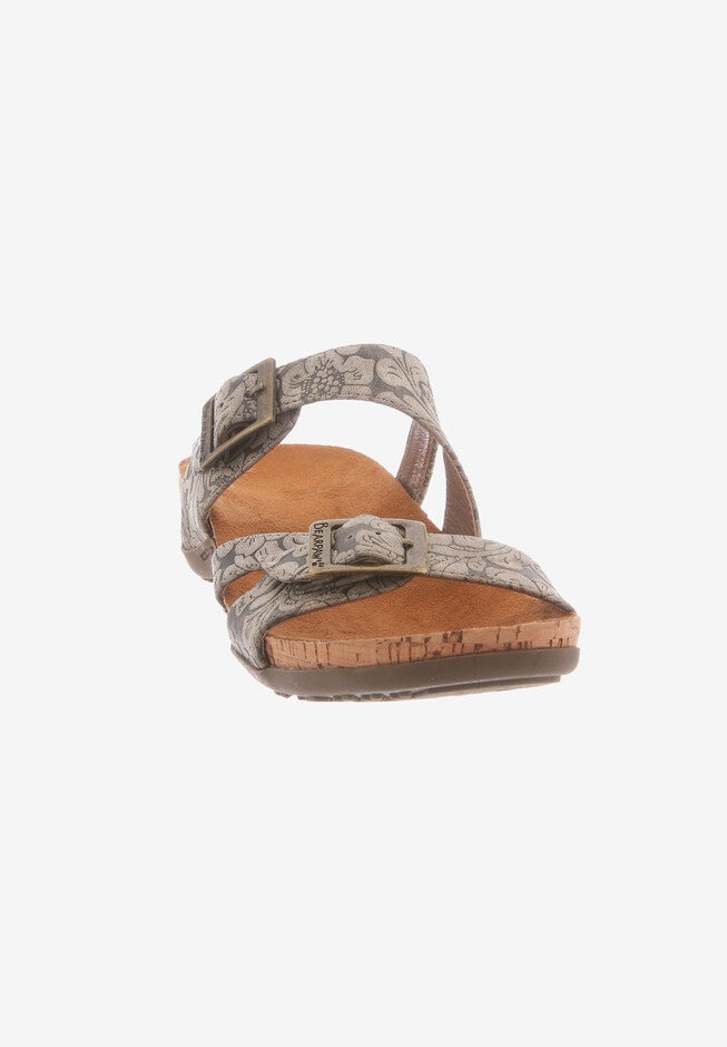 Maddie Sandal , , alternate image number null