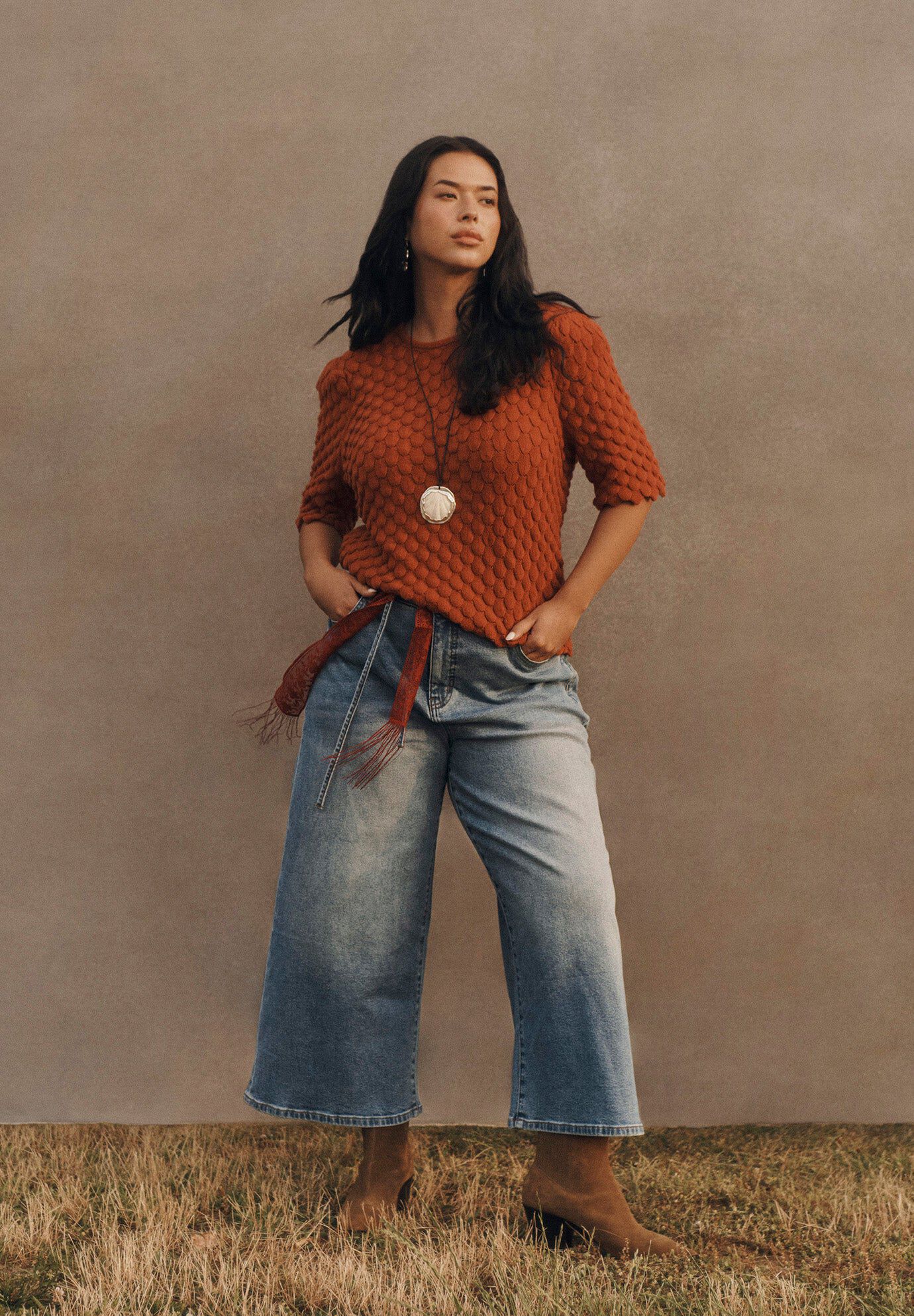Scallop-Trim Short Sleeve Sweater