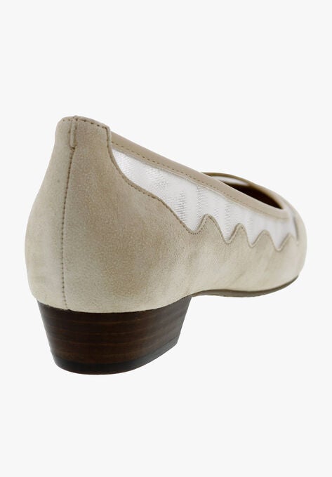 Tootsie Kitten Heel Pump, , on-hover image number null