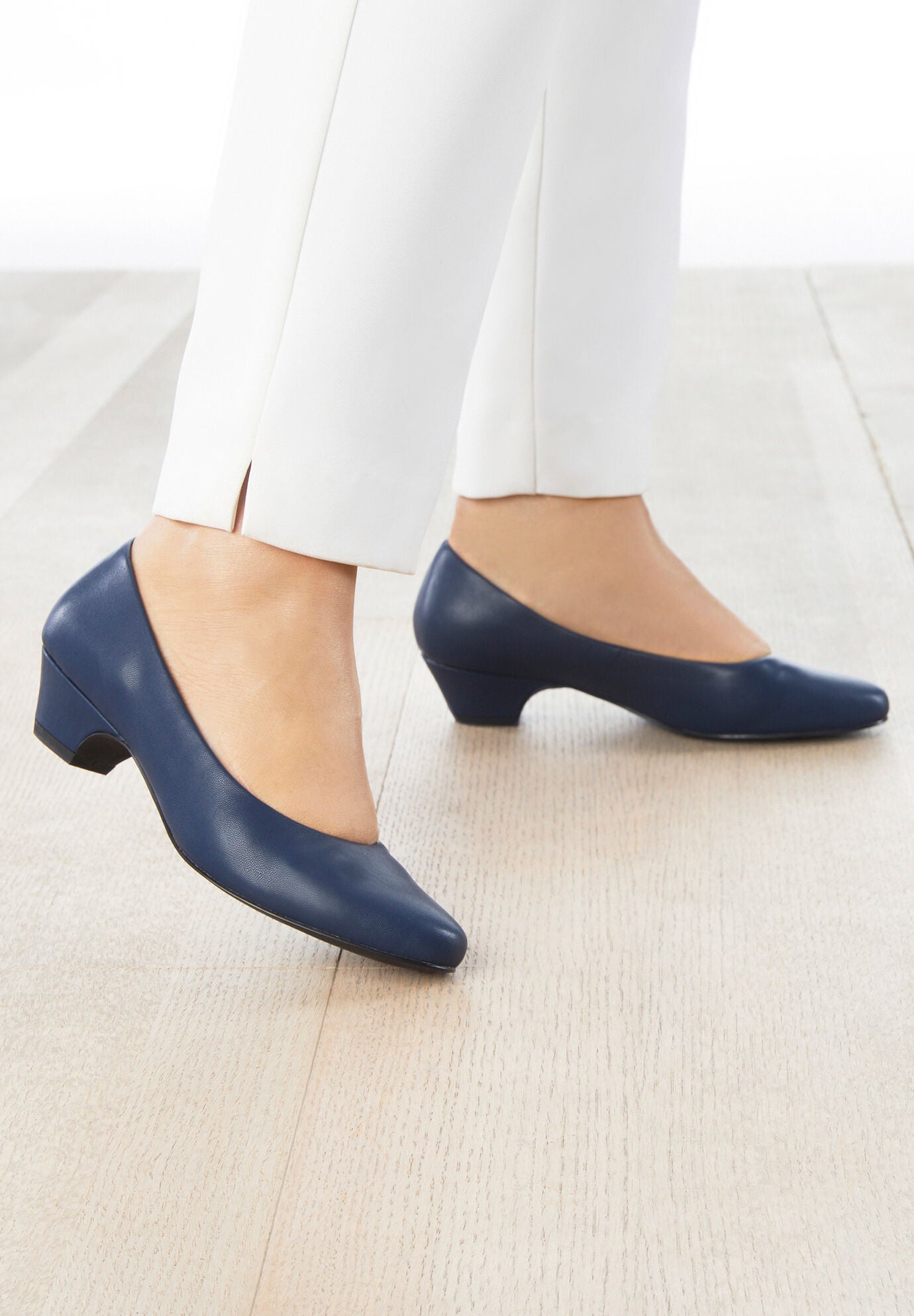 The Vida Leather-Like Slip On Pump, , alternate image number 7