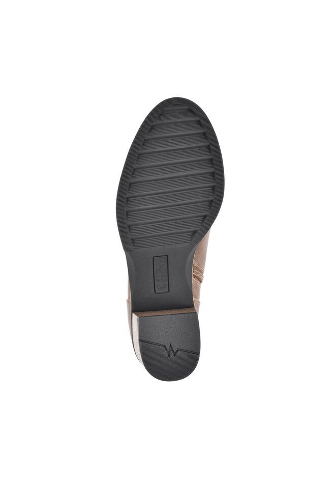 Delroy Bootie , , alternate image number null