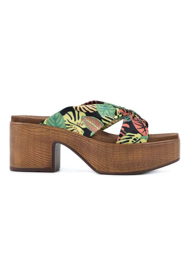 White Mountain Glamming Platform Sandal, , alternate image number null
