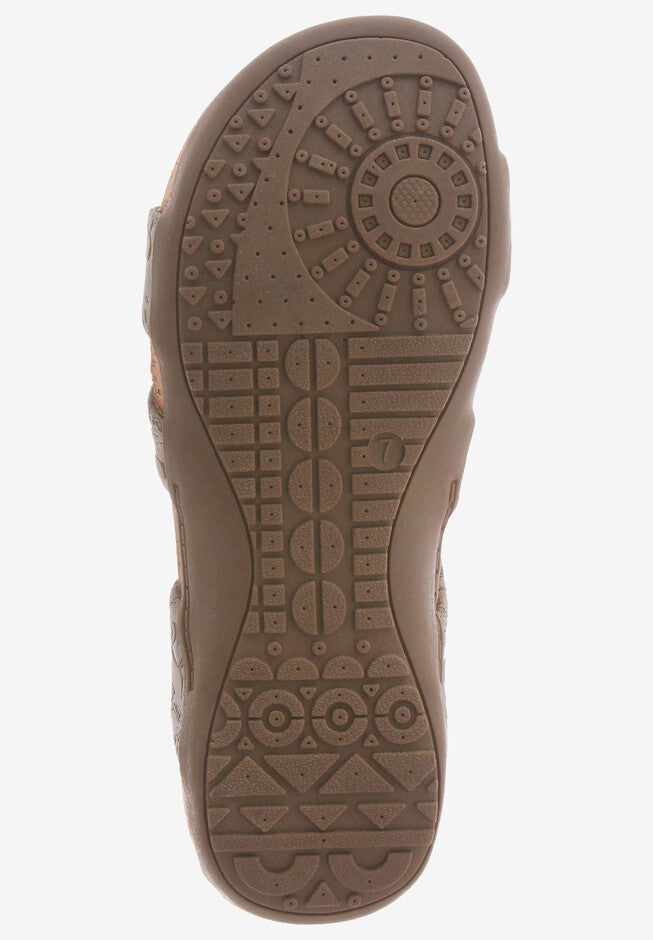 Maddie Sandal , , alternate image number null