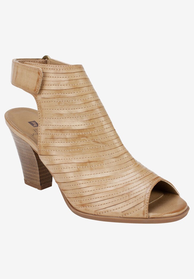 Phoenix Dress Shoe, DARK SAND BURNISHED, hi-res image number 0