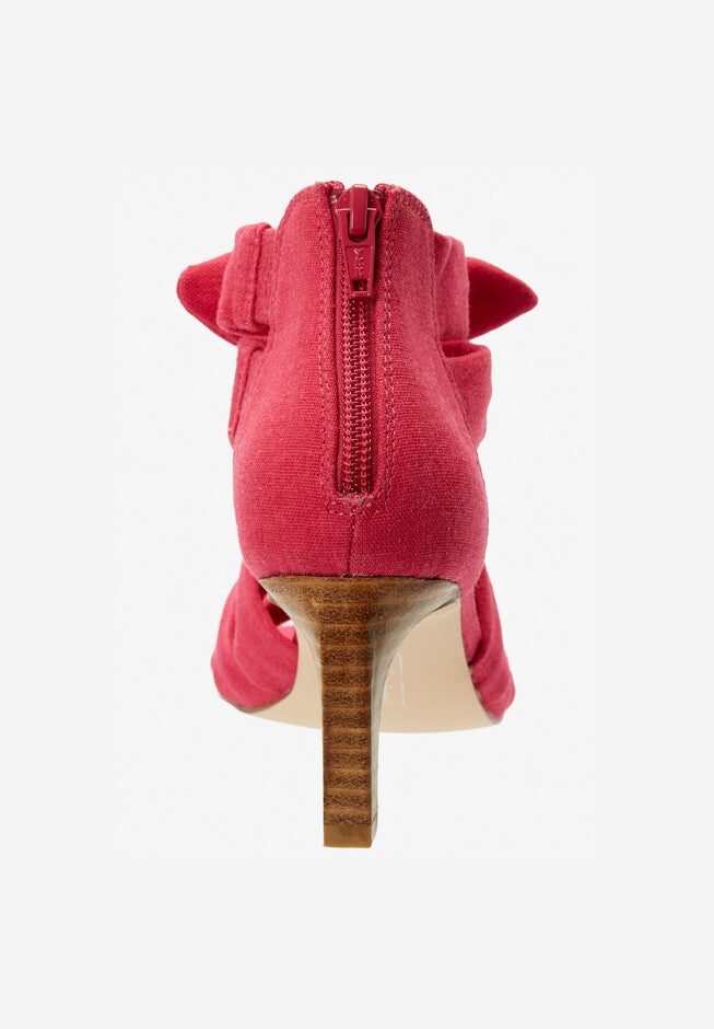 The Hazel Sandal by Comfortview®, , on-hover image number 1