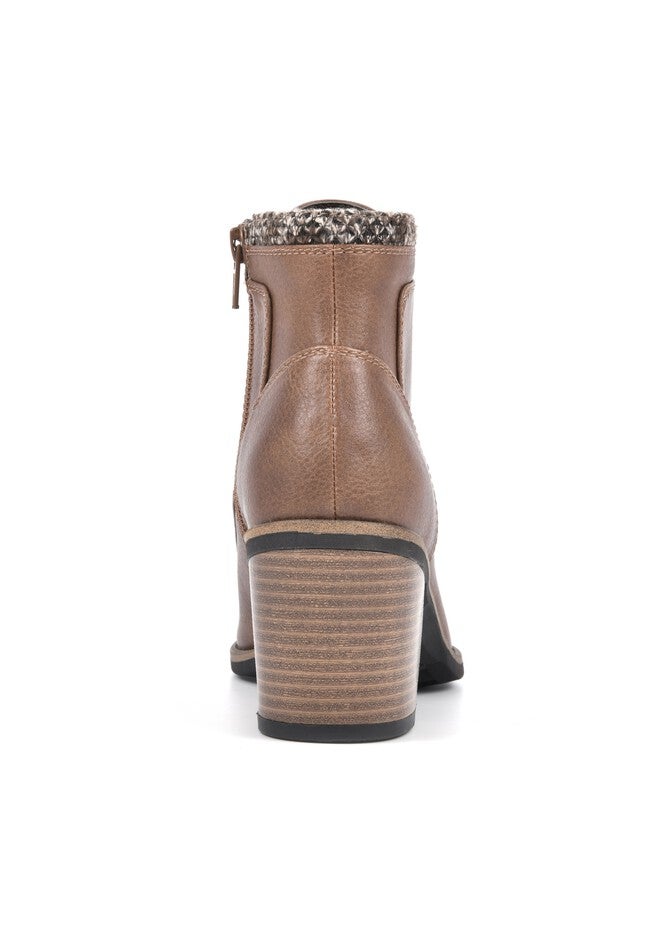 Delroy Bootie , , on-hover image number null