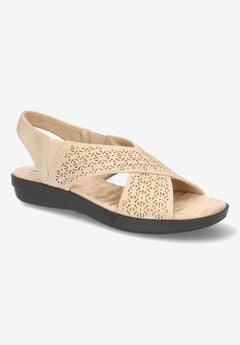 Claudia Sandal