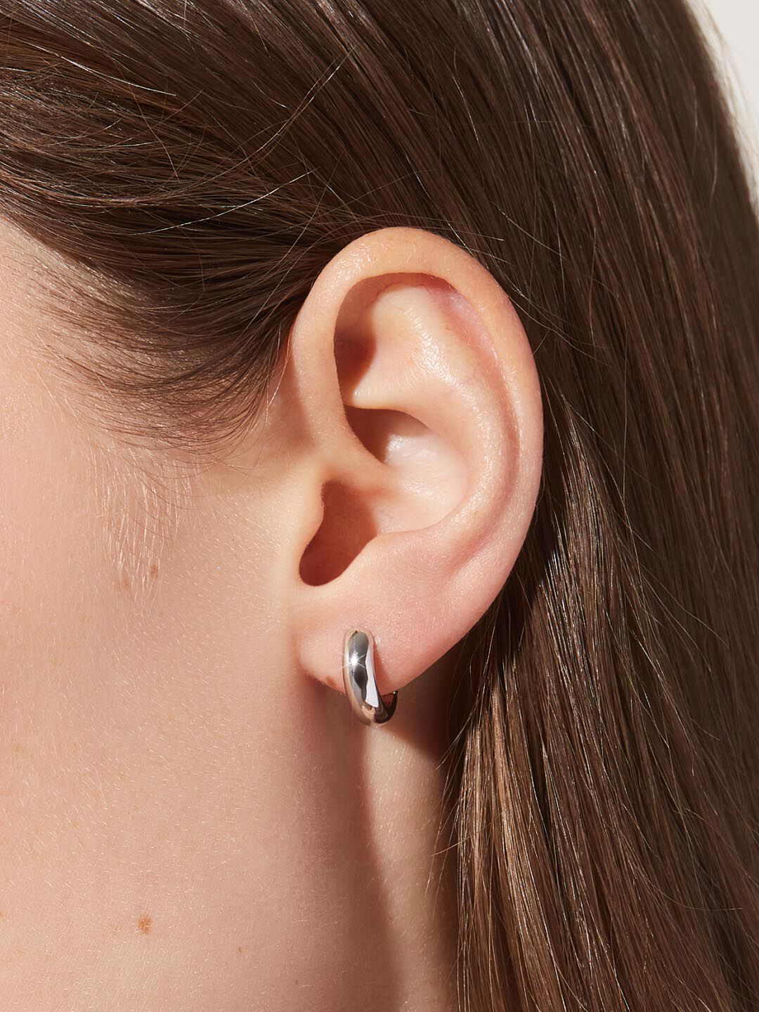 Giulia Bold Huggie Hoops, SILVER, alternate image number 1