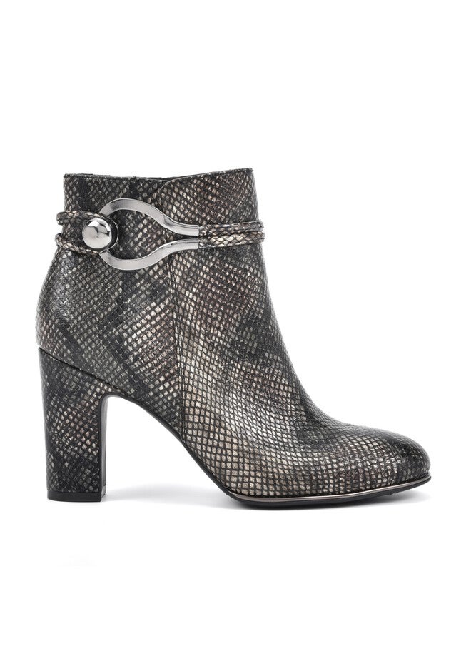 Breezy Booties , , alternate image number null
