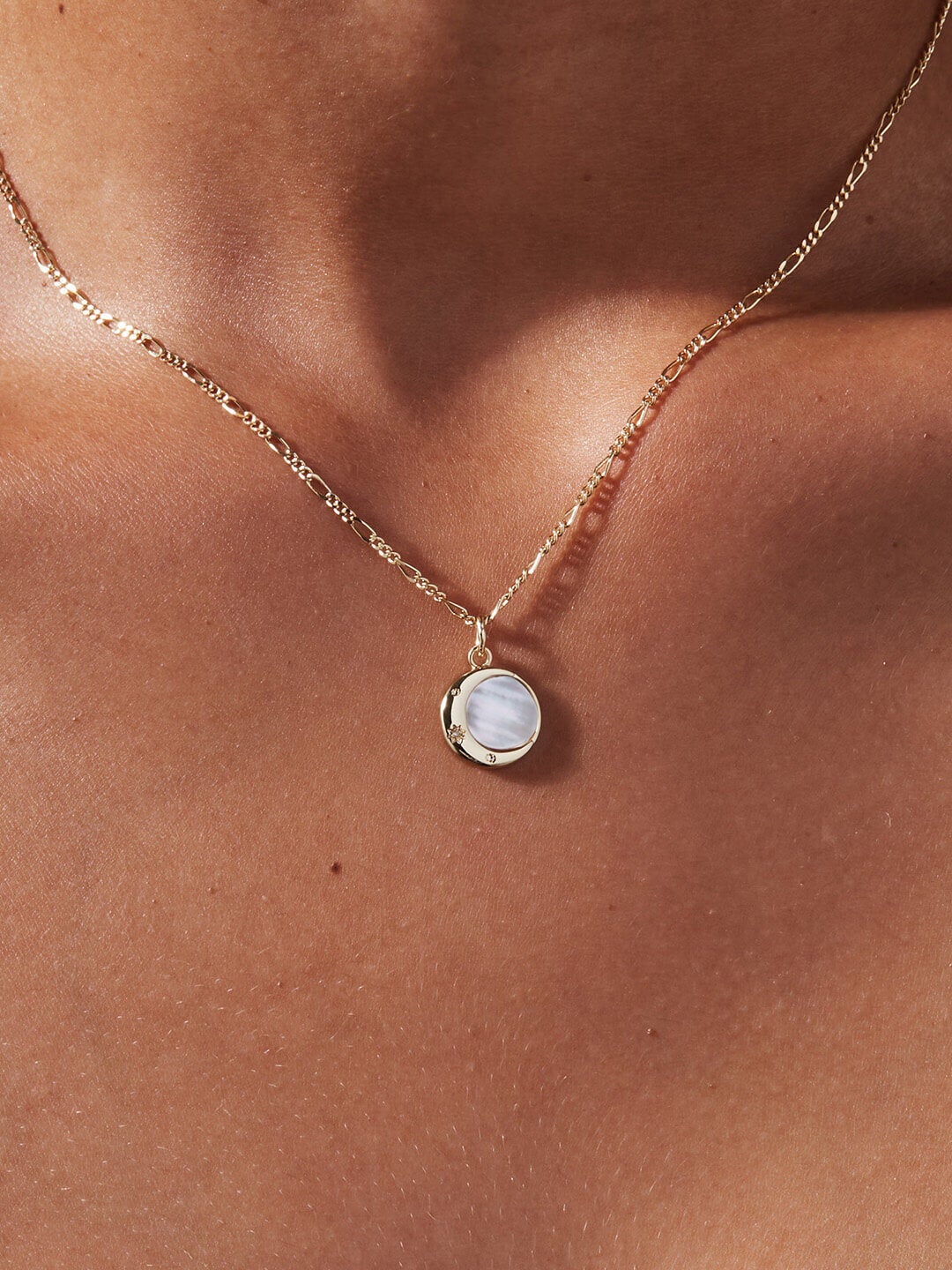 Mei Moon Pendant, GOLD, alternate image number 2
