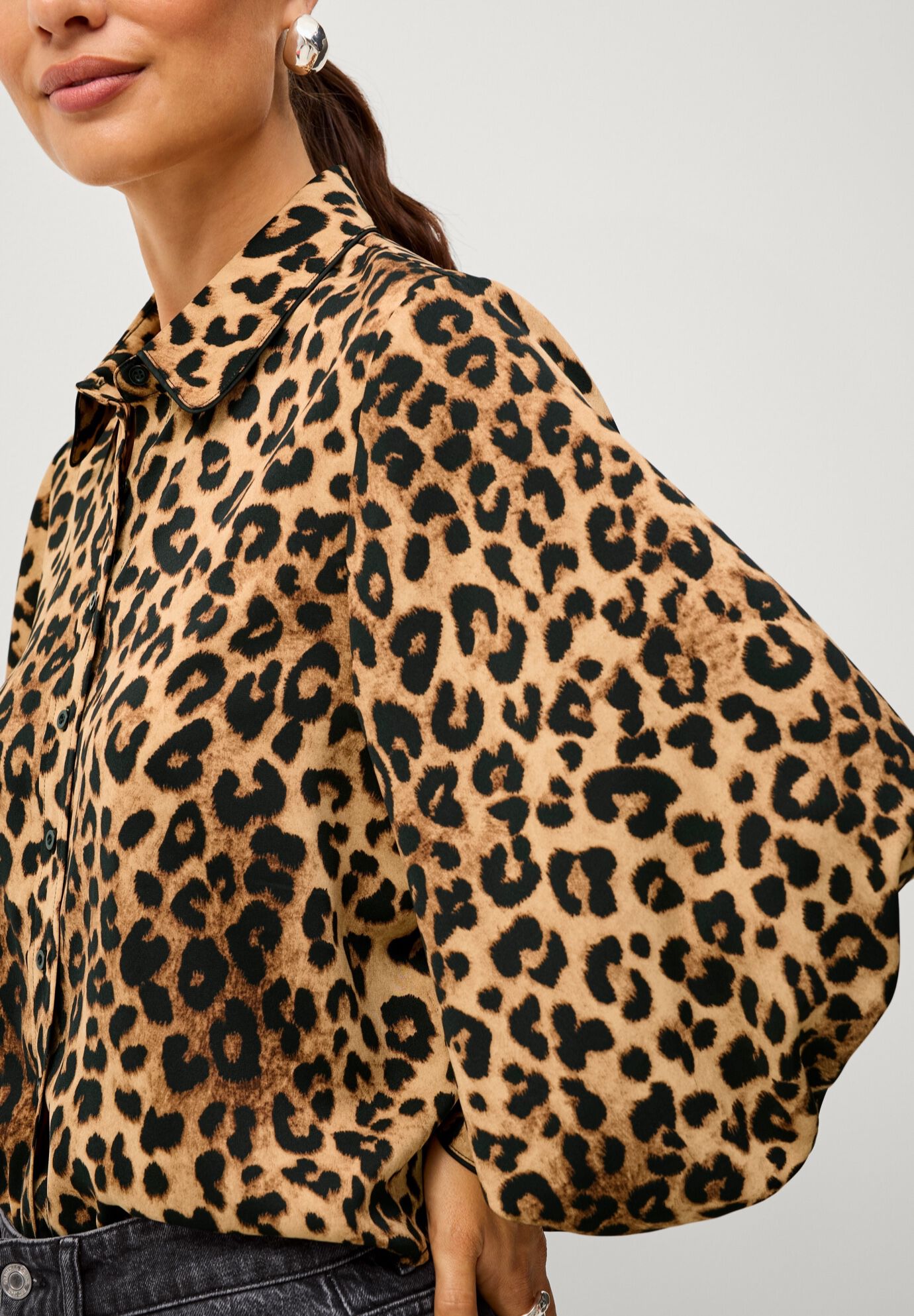 Cropped Oversized Blouson Sleeve Button Front Blouse, LEOPARD PRINT, alternate image number 2
