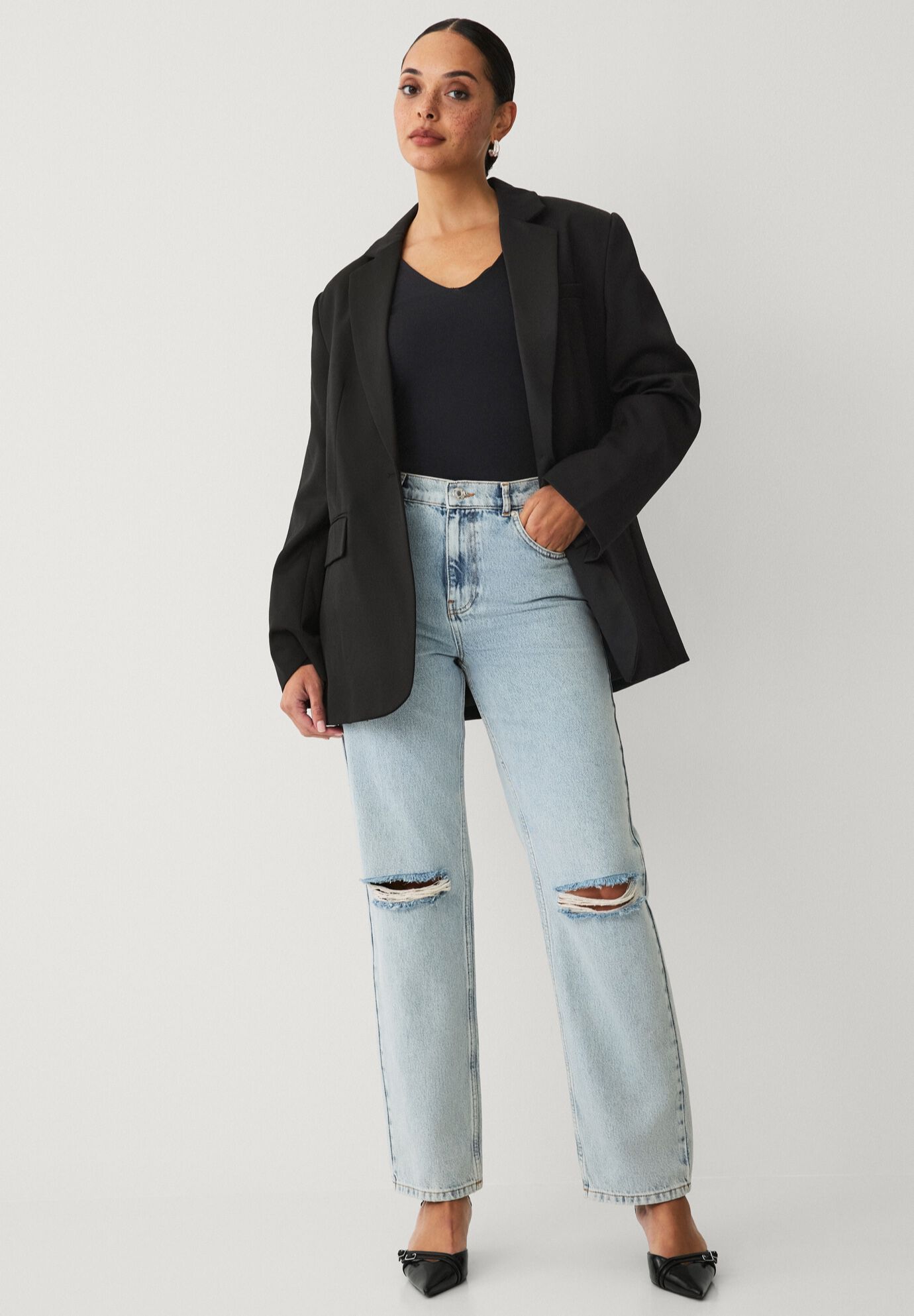 Mid-Rise Relaxed Straight Leg Jean, LIGHT STONEWASH, alternate image number 2