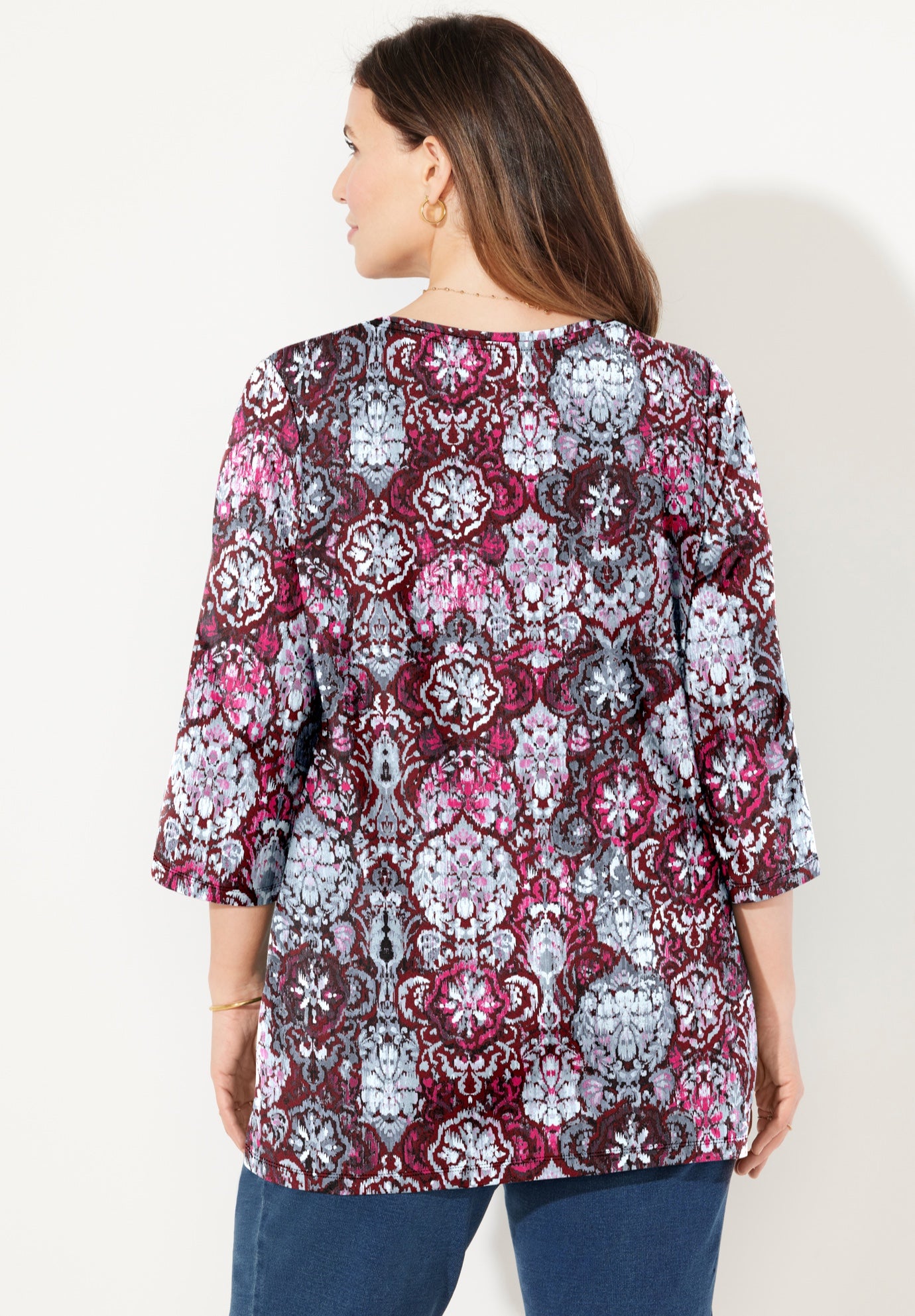 Suprema&reg; 3/4 Sleeve V-Neck Tee image number 3