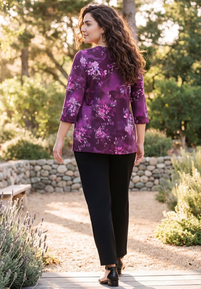 Suprema&reg; 3/4 Sleeve V-Neck Tee image number 2