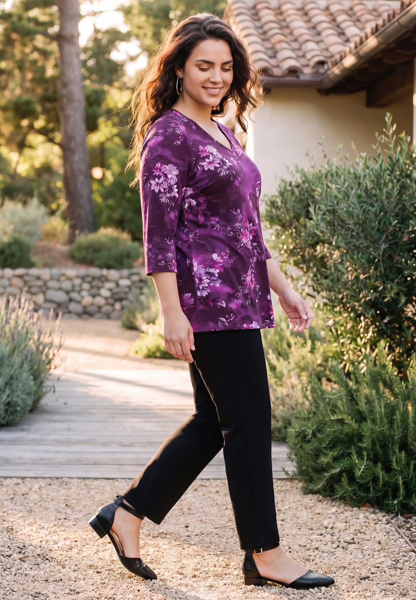 Suprema&reg; 3/4 Sleeve V-Neck Tee image number 3
