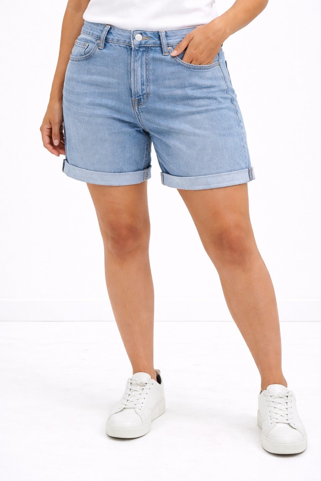 Stretch Denim Mid-rise Boyfriend Shorts image number 0