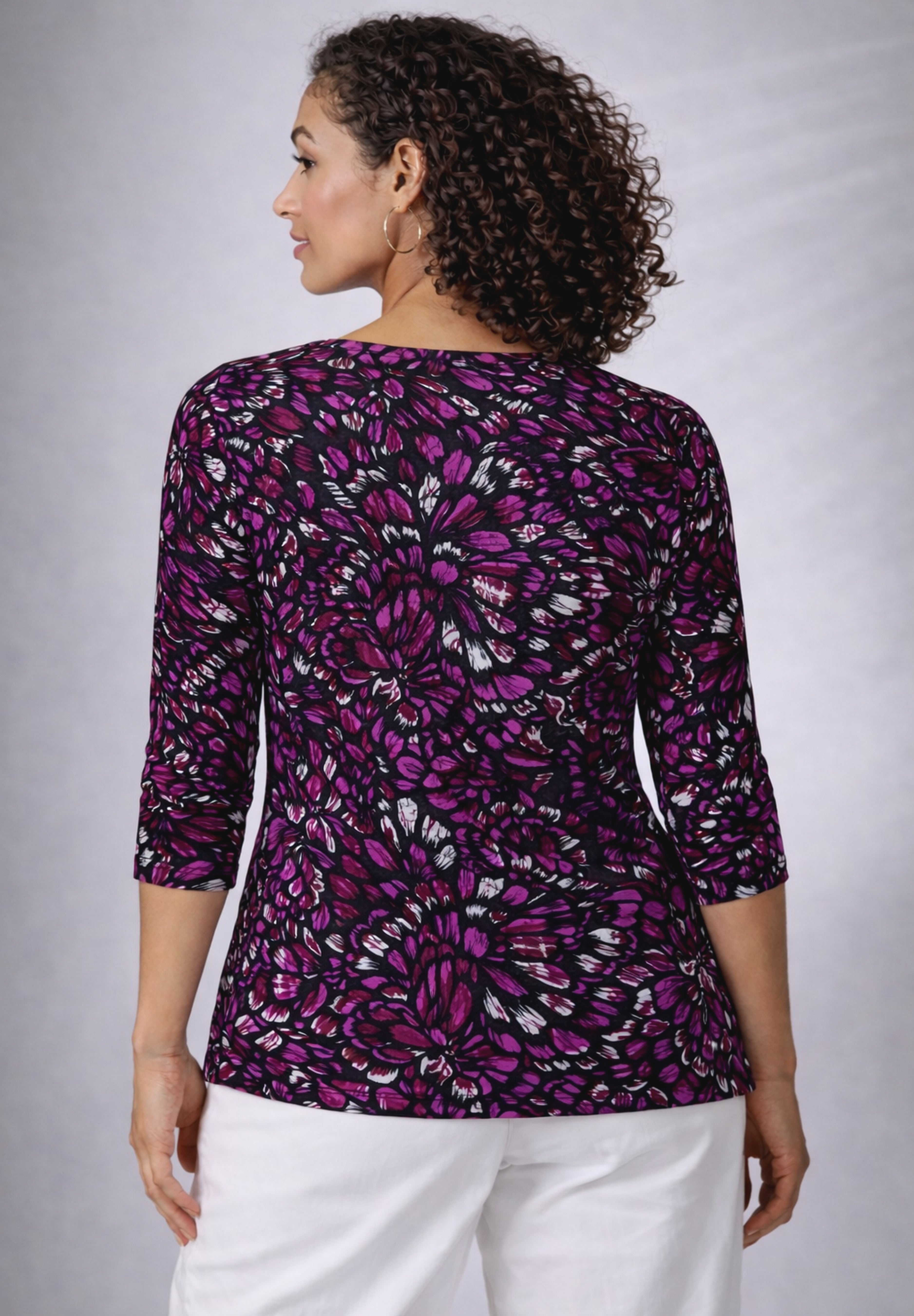 Stretch Cotton Scoop Neck Tee image number 2