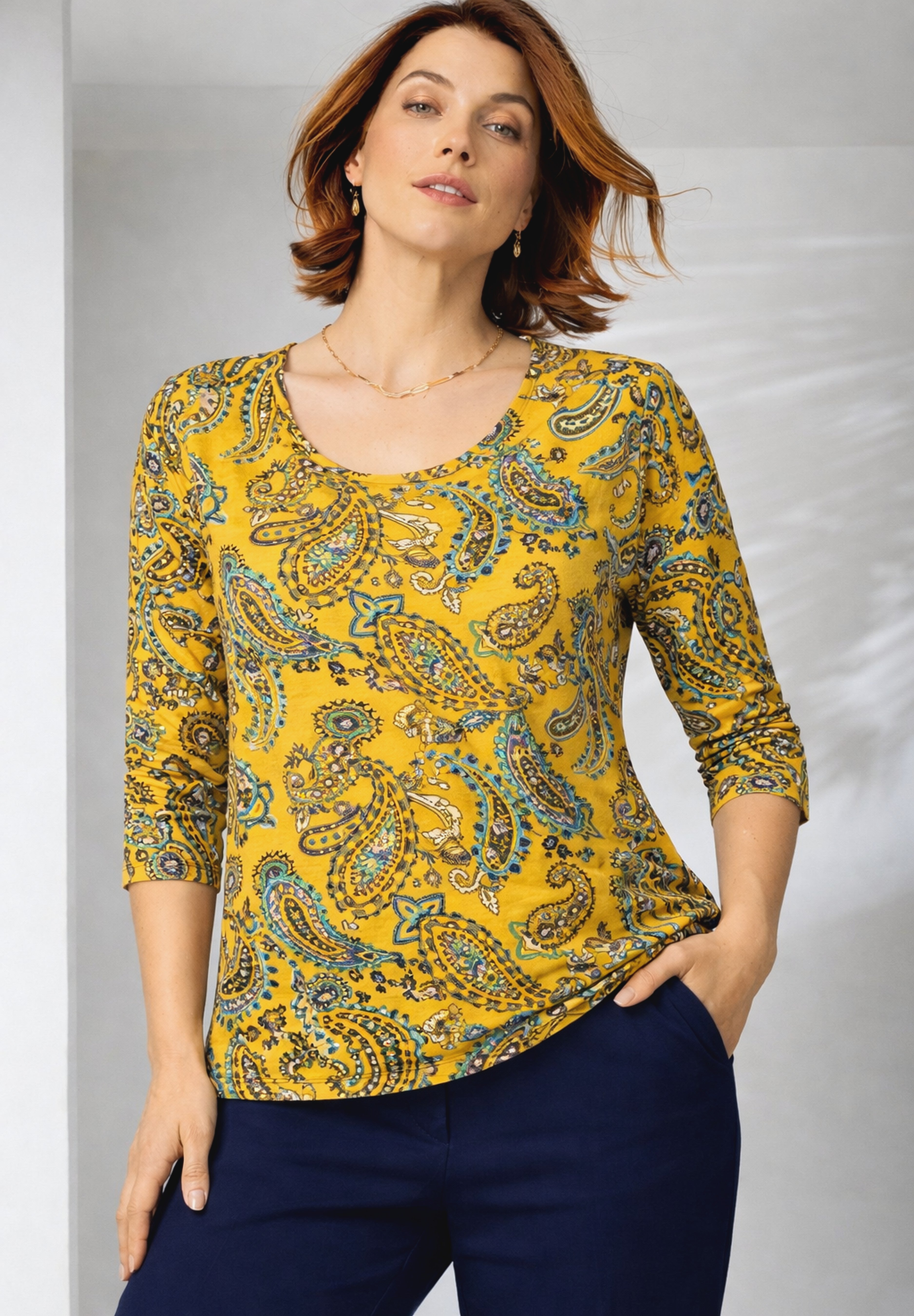 Stretch Cotton Scoop Neck Tee image number 0