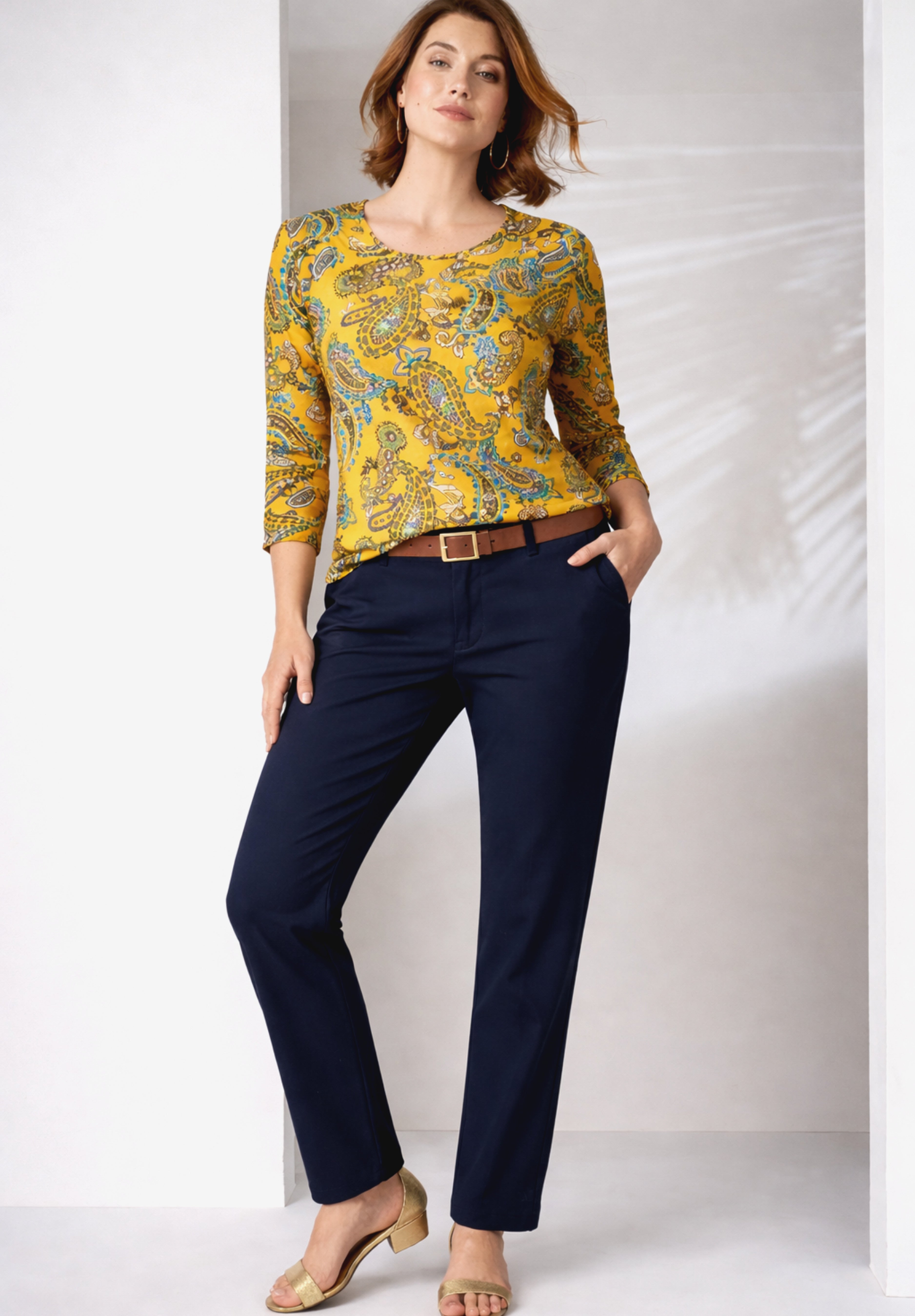 Stretch Cotton Scoop Neck Tee image number 3