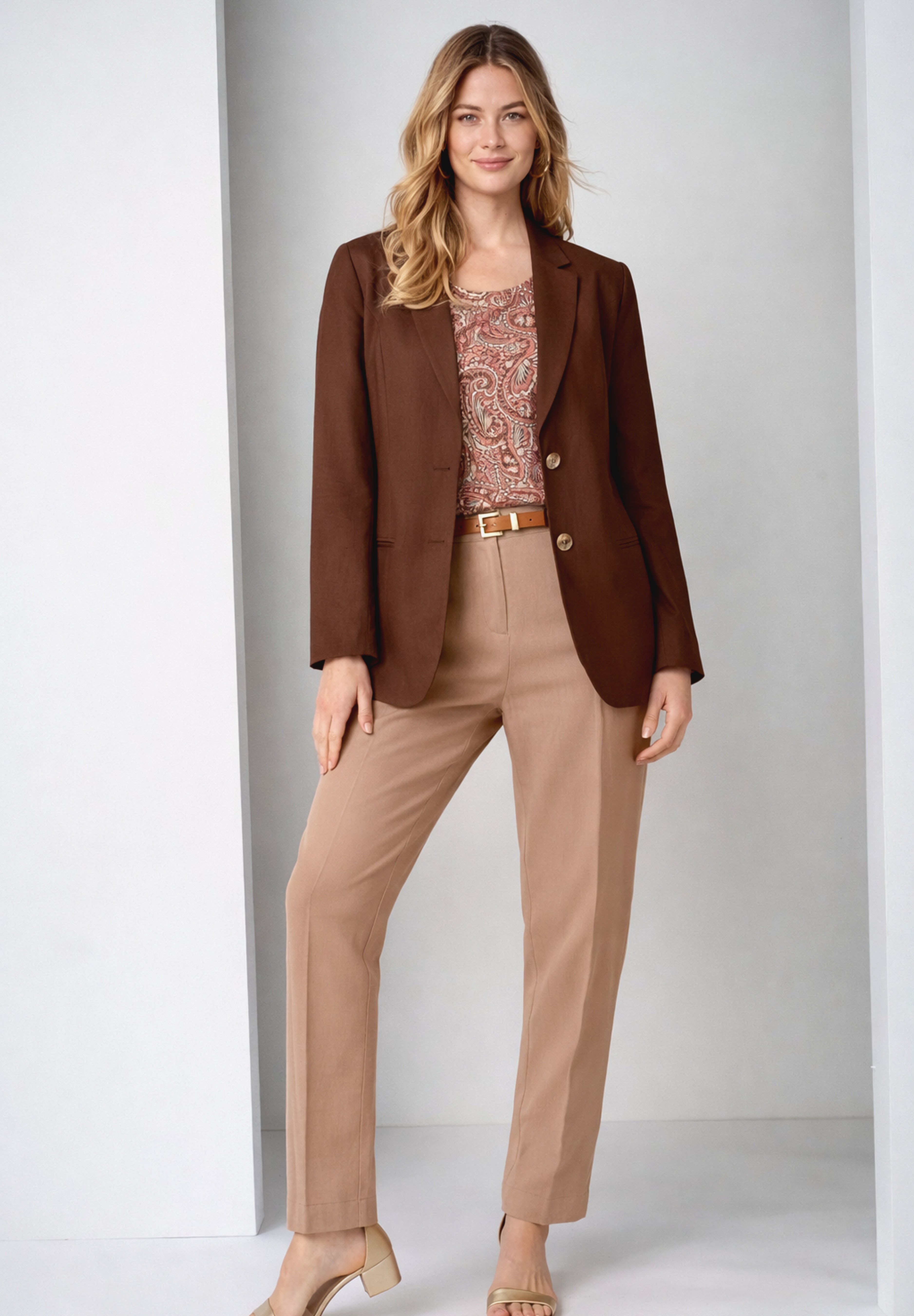 Stretch Cotton Scoop Neck Tee image number 4