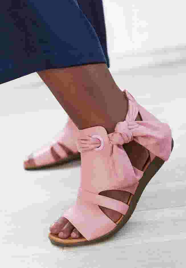 The Annika Shootie image number 3