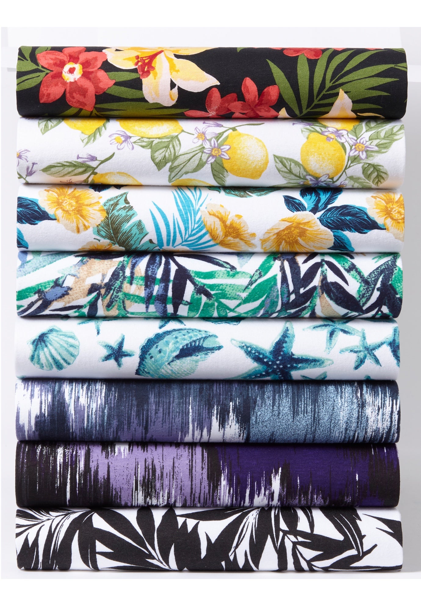 Plus Size 2-Piece Printed Henley Top and Capri Set image number 2