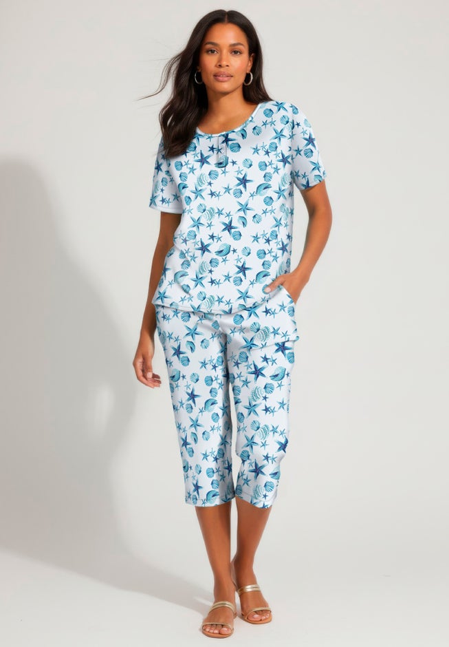 Plus Size 2-Piece Printed Henley Top and Capri Set image number 1