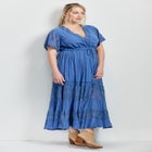 Raven Lace Maxi Dress image number 2