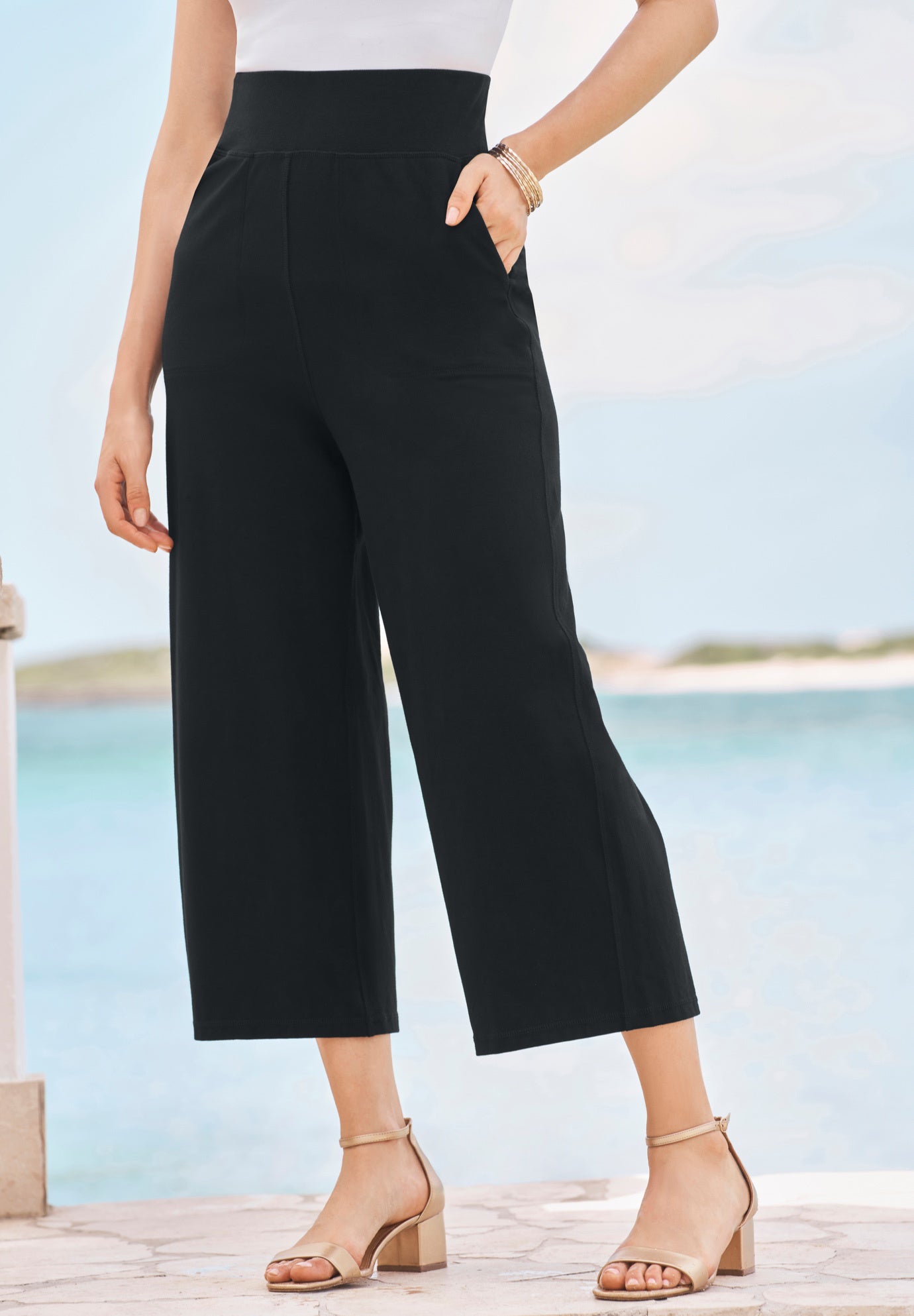 Side Pocket Essential Stretch Yoga Capri Pant image number 3