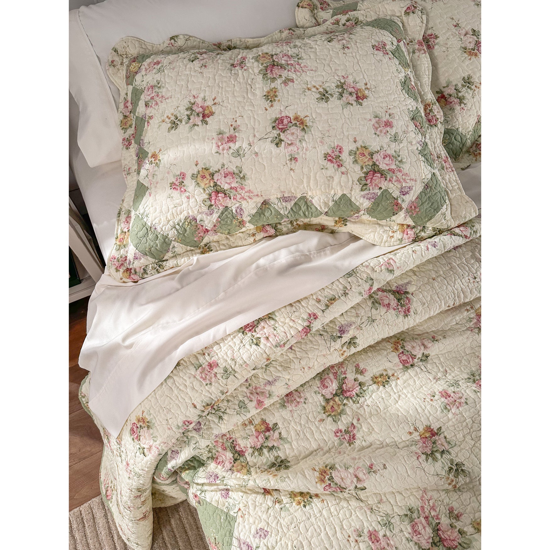 Charlotte Bedspread image number 1