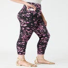 Side-Pocket Essential Capri Legging image number null