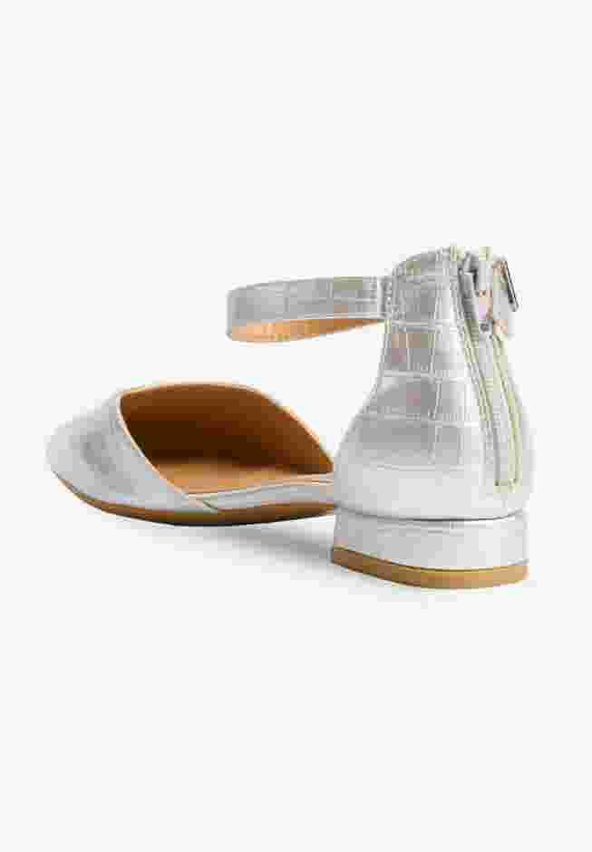 The Loucia Pump image number 1