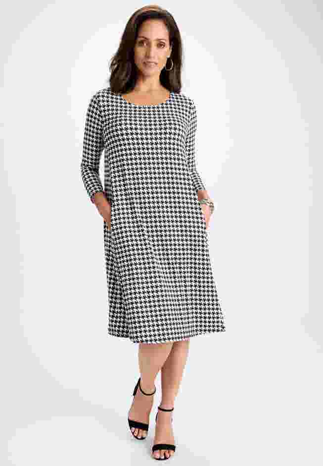 Stretch Knit Three-Quarter Sleeve T-shirt Dress image number 0