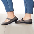 The Carla Mary Jane Flat  image number null