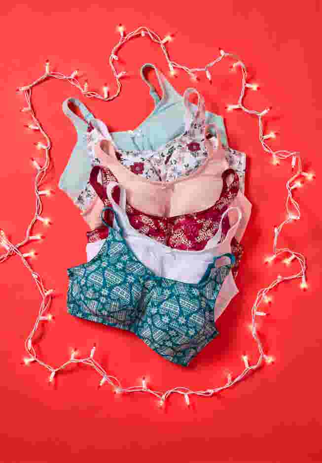 Cotton Back-Close Wireless Bra image number 12